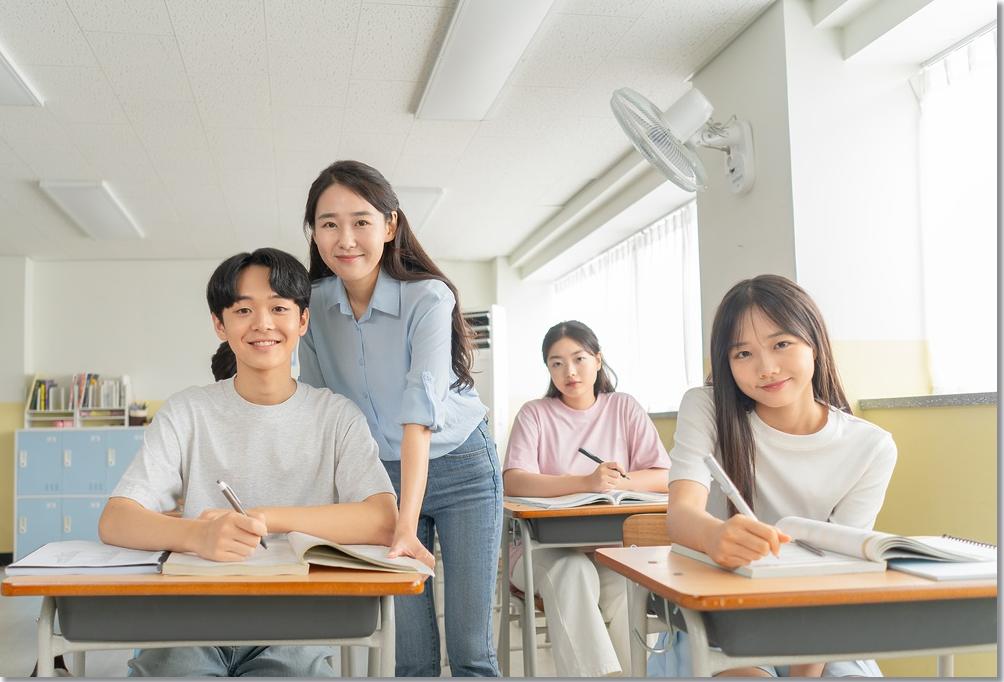 과학 실험을 조건·결과·이유로 정리하기 — 교실의 학생과 선생님